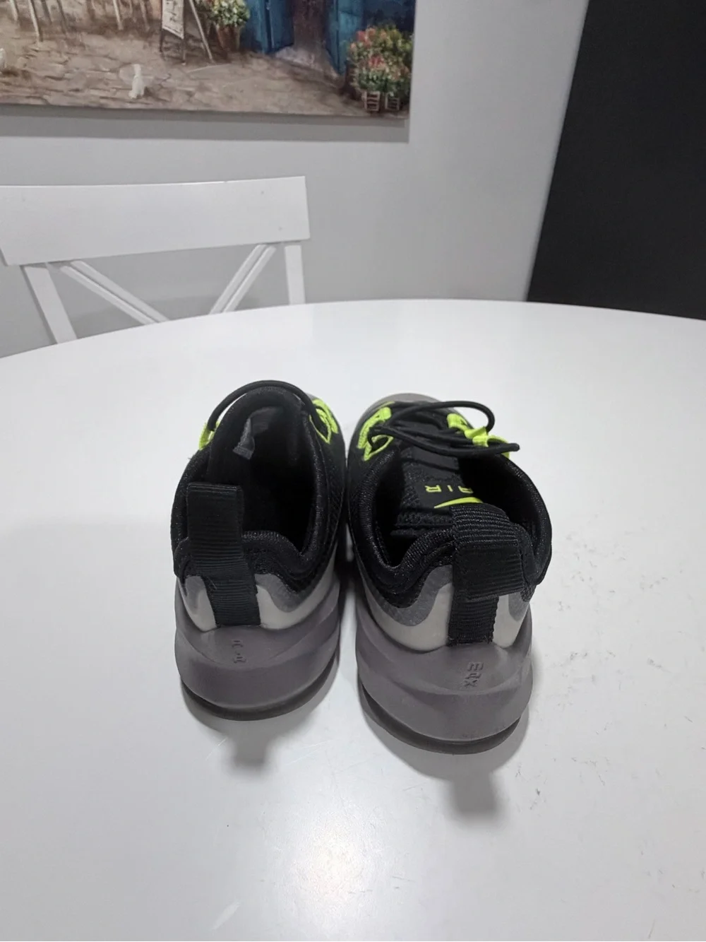 Nike Kids' Black and neon Air Sneaker